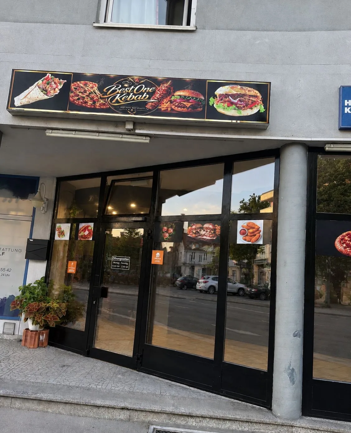 Eingang von Best One Kebab in der St. Peter Hauptstraße 61